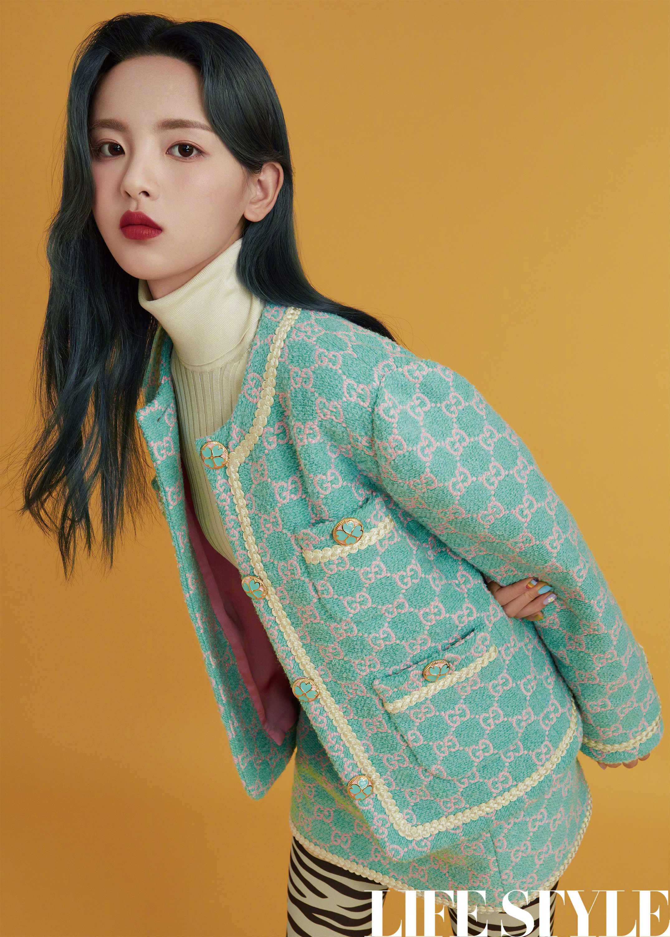  p>杨超越,1998年7月31日出生于江苏省盐城市大丰区,中国内地影视女