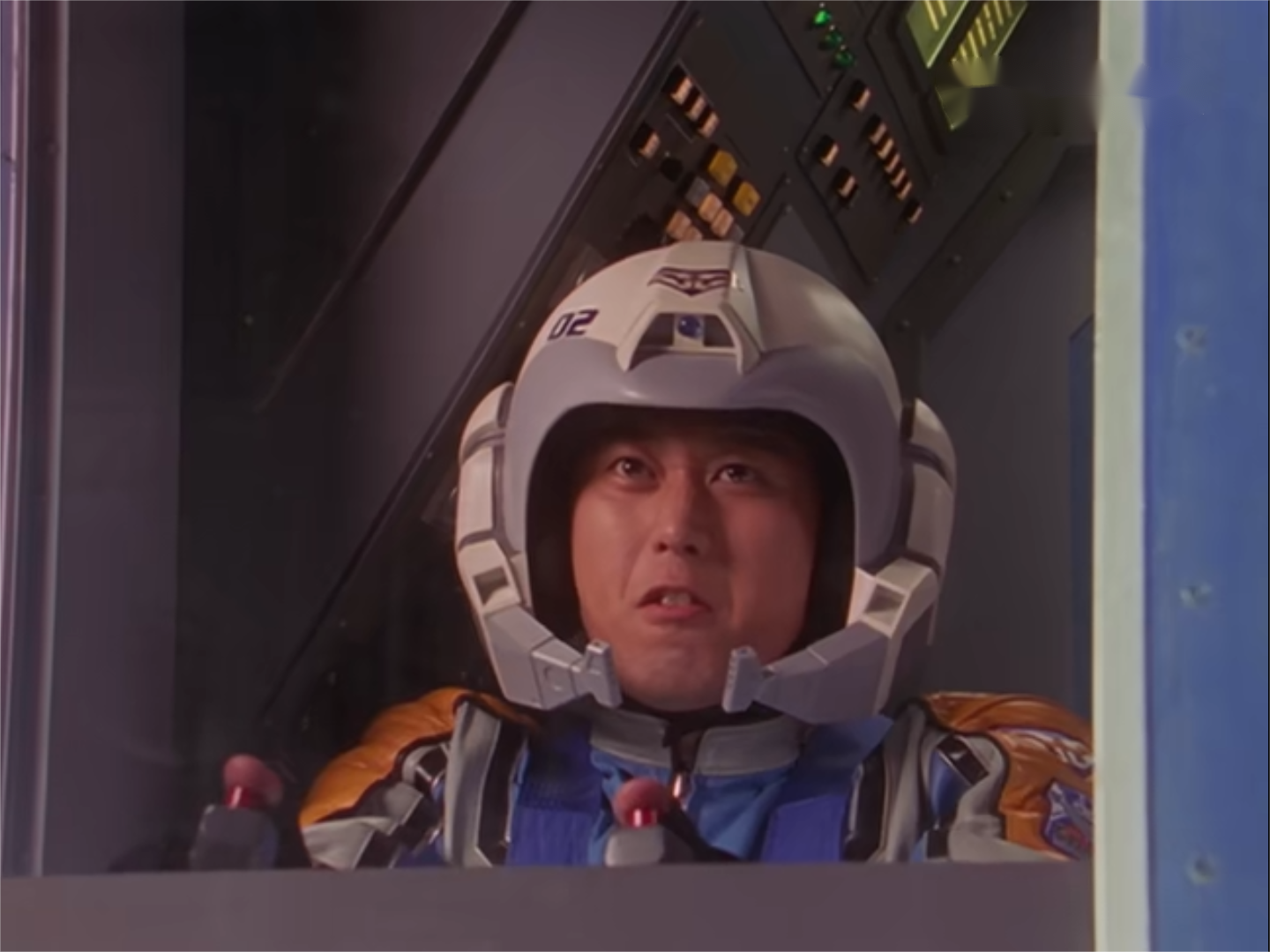 男,是日本特摄剧《盖亚奥特曼》中的角色,由中村浩二饰演