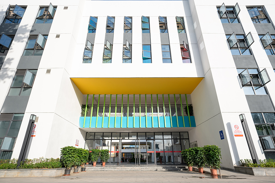 赣州市厚德外国语学校