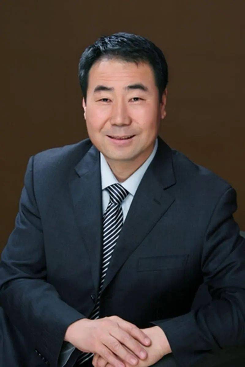  p data-id="gnbho19o3x">魏存成,男,1961年7月出生,陕西蒲城人,中共