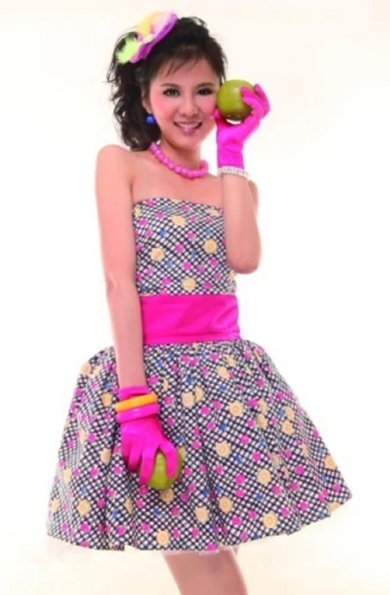  p data-id="gnb4fv3g2n">王馨研,女,江苏电视