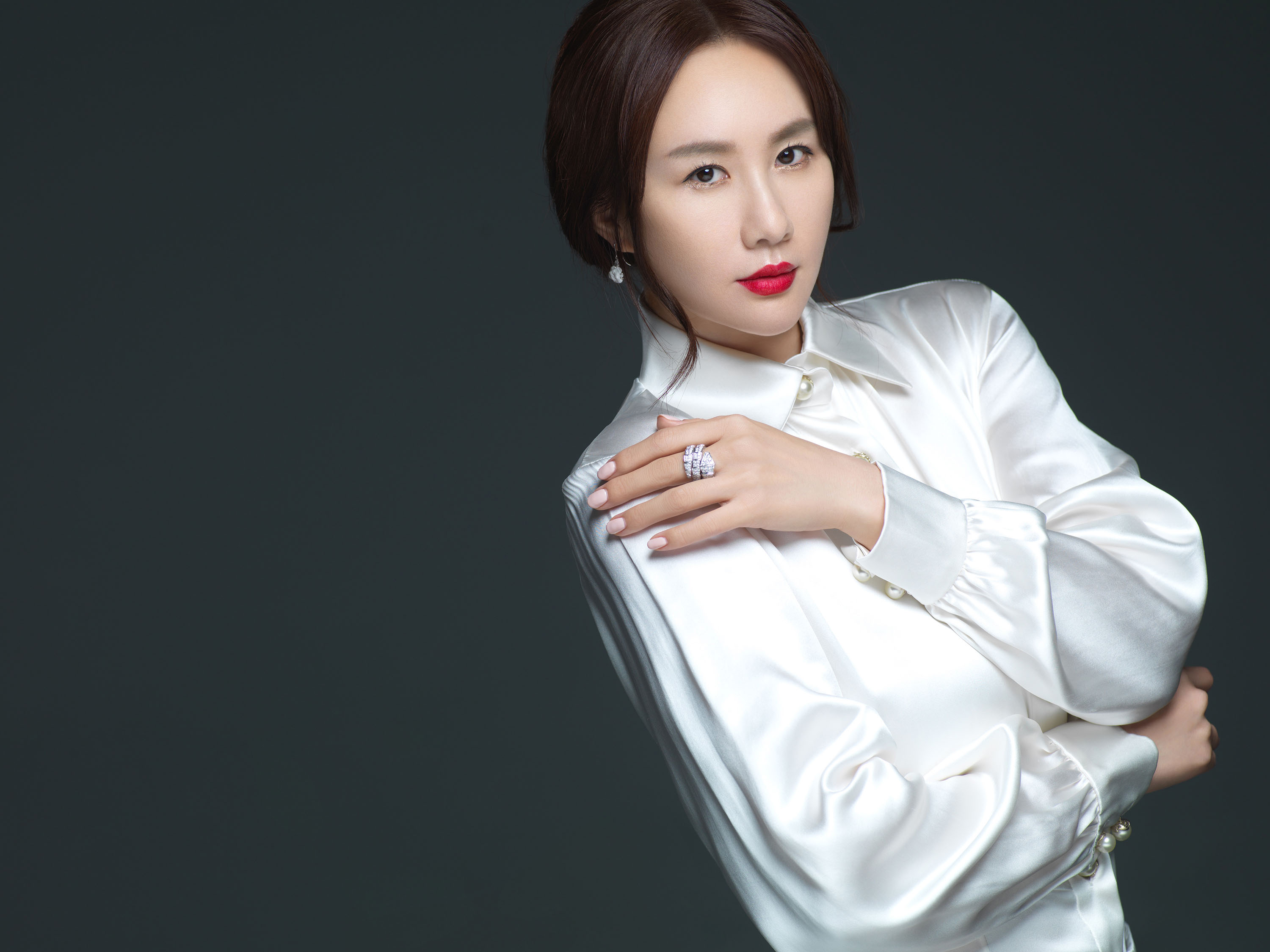  p>孟瑶,1983年6月13日出生于山西省大同市,中国女演员,毕业于 a