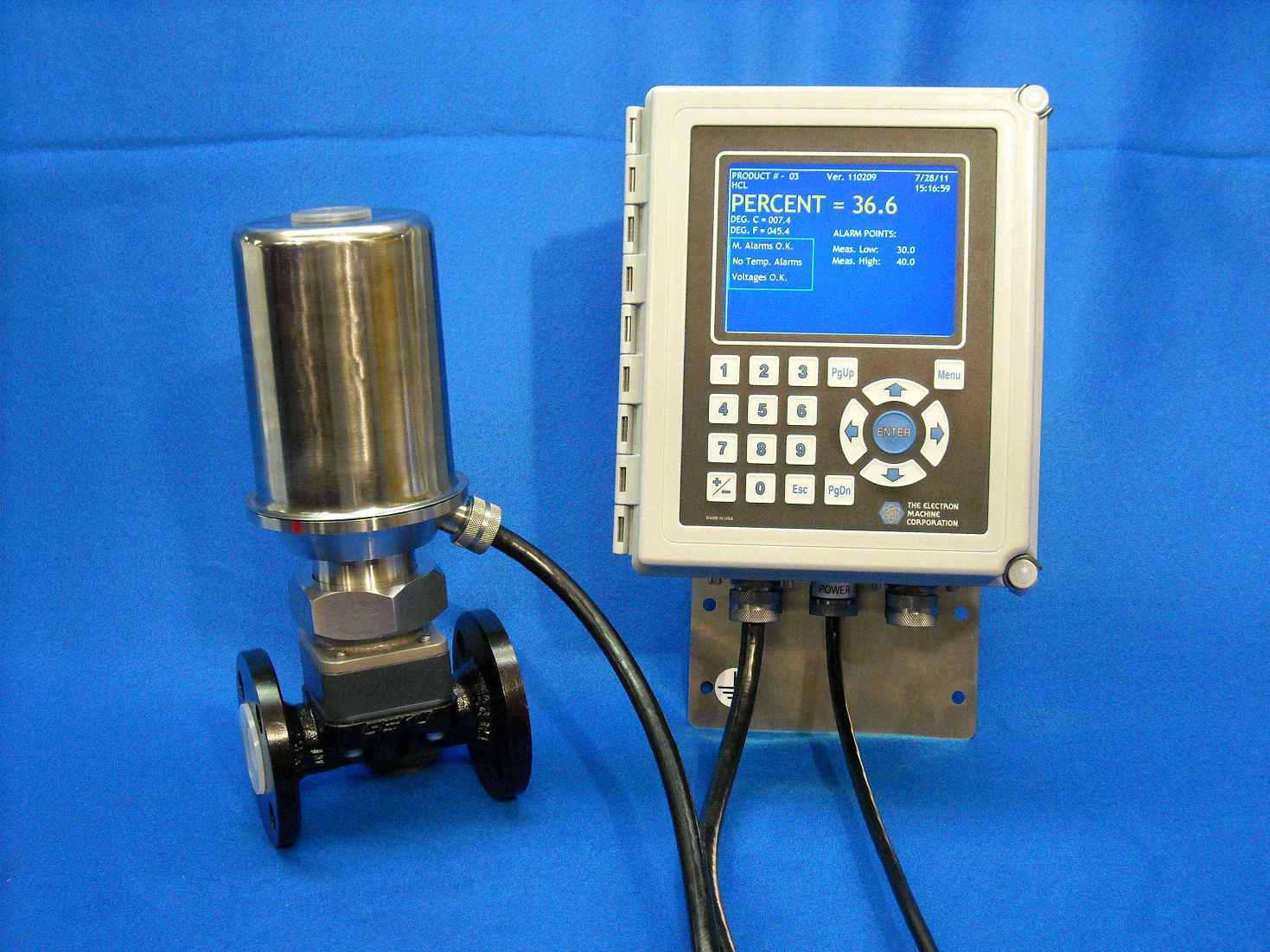 盐酸在线浓度仪自检测判断此光线光强,并通过增益电路提高led灯电压