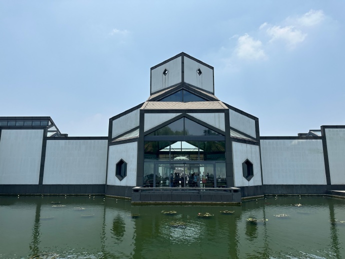  p data-id="grqfotbhbx">苏州博物馆,位于苏州市姑苏区东北街204号