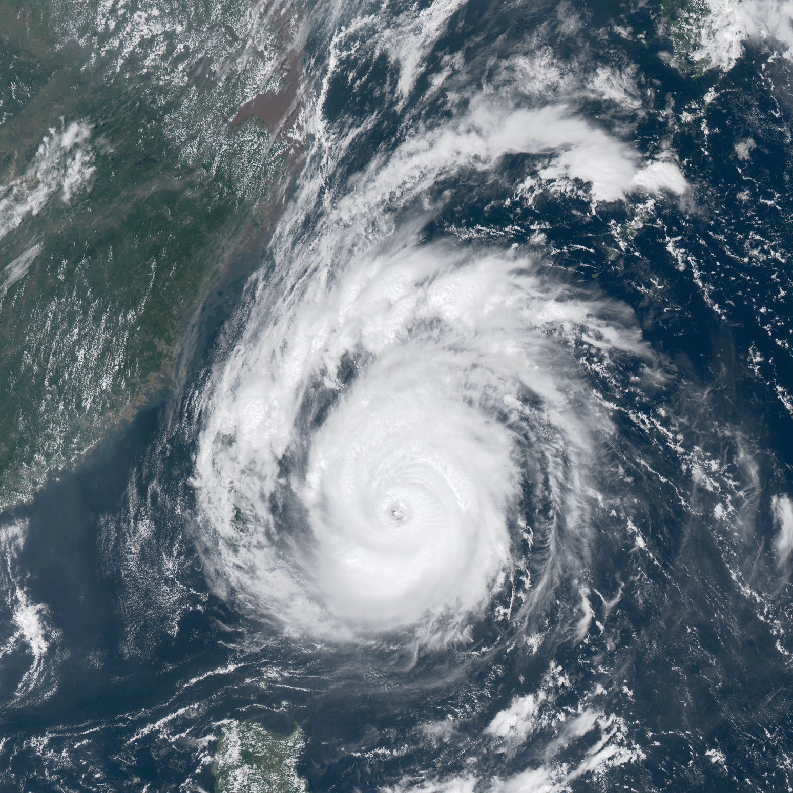  p>强台风梅花(英文:muifa,国际编号:2212, a target="_blank" href="