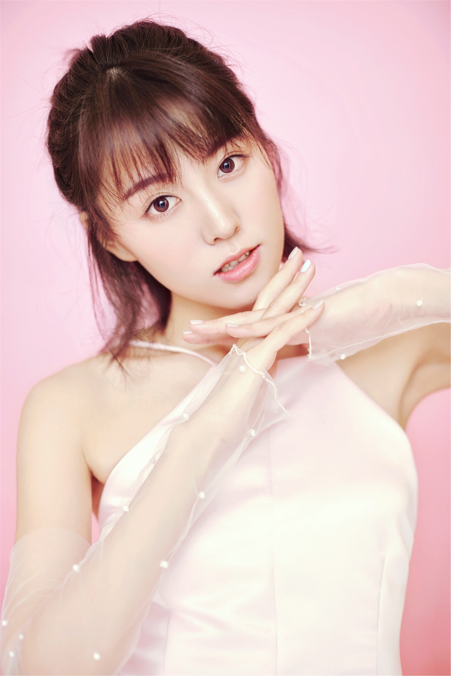  p data-id="gnbk6av9lt">李佳乐,中国内地影视女演员,2020年2月10日