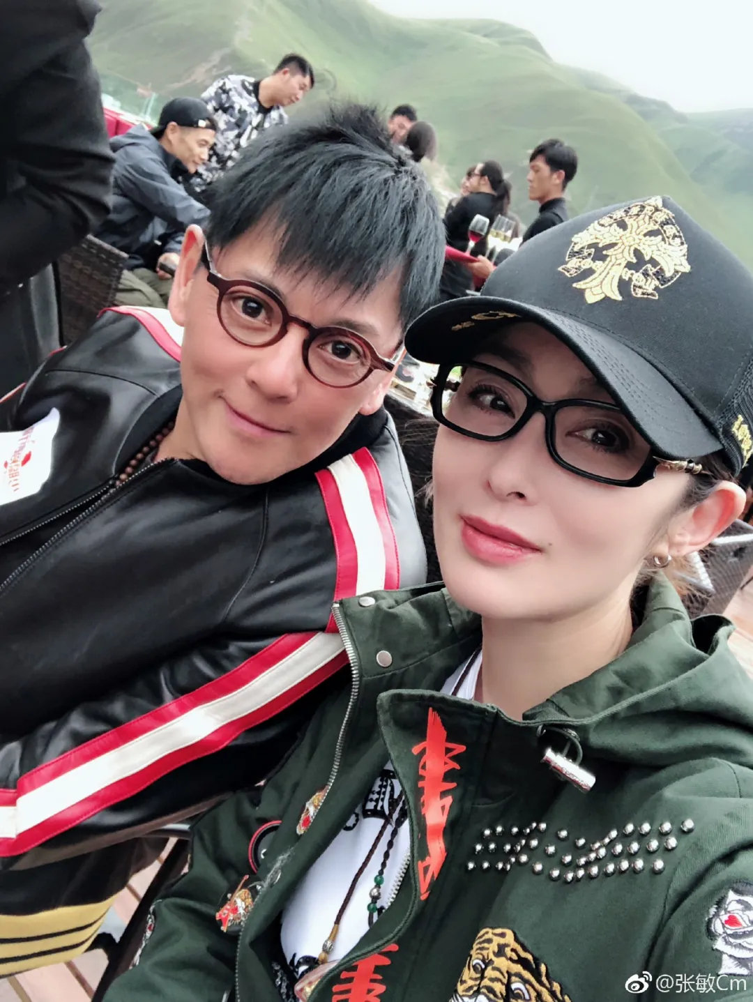 52岁港片女神张敏，一组美艳旧照火了，其实她现在长这样_百科TA说