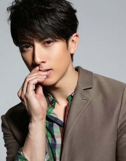  p>吴尊(chun wu),原名吴吉尊,1979年10月10日出生于文莱,华语影视男