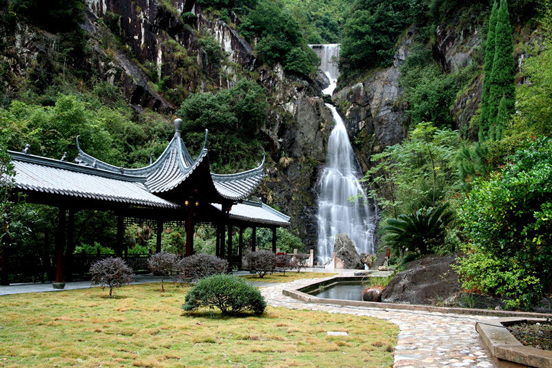 位于青田县山口镇境内,距县城约7公里,是青田县三大组团城市之一. /p>