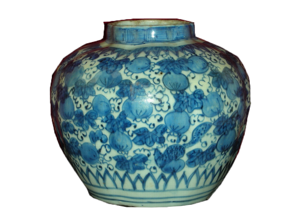  p>明青花松鼠葡萄纹瓜棱罐为明代万历时期文物,现收藏于 a target="