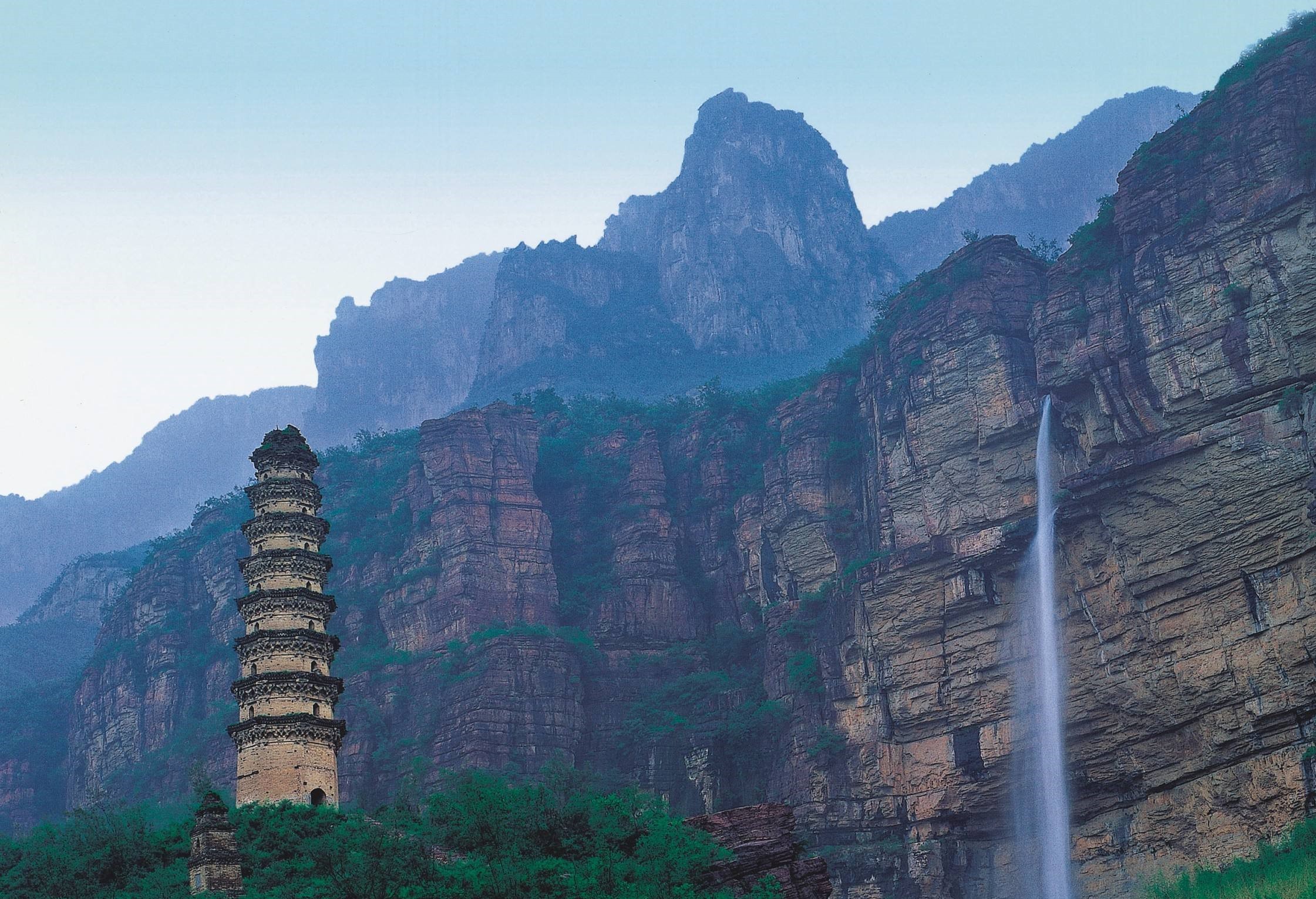  p>云台山风景区,位于河南省 a target="_blank" href="/item/焦作市