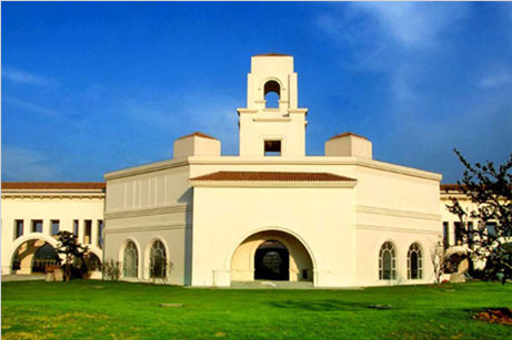  p>中粮南王山谷君顶酒庄,由中国粮油食品(集团)有限公司与山东隆华