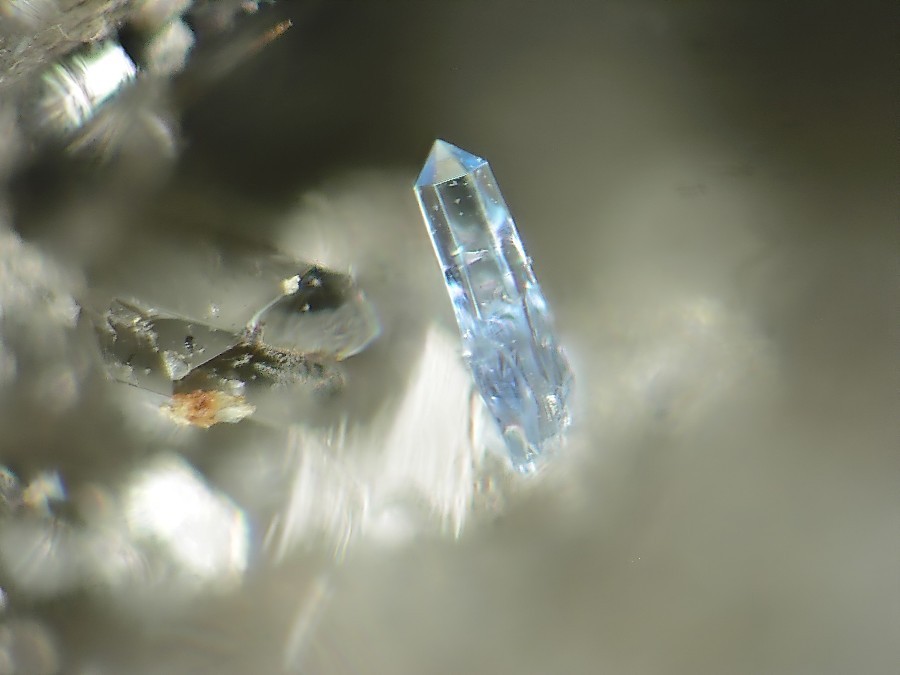  p>硼铝石 (jeremejevite)是一种铝和硼的 a href="#" data-lemmaid="