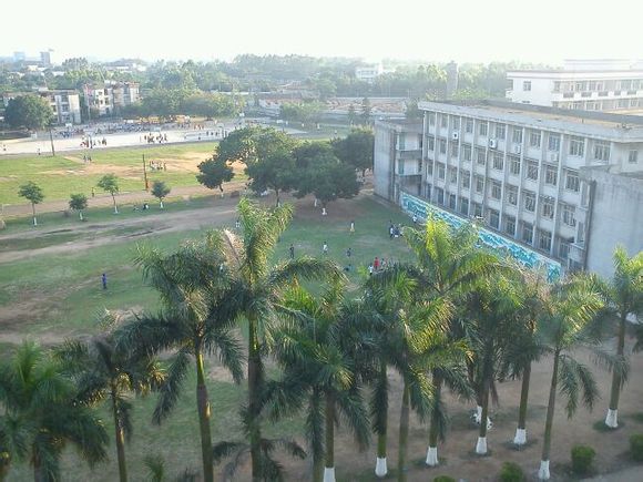 遂溪县第四中学