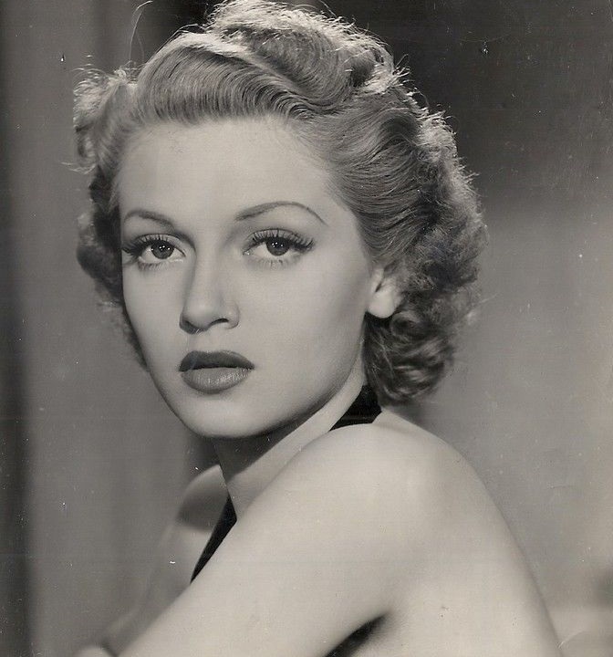  p>拉娜·特纳(lana turner,1921年2月8日—1995年6月25日),出生于