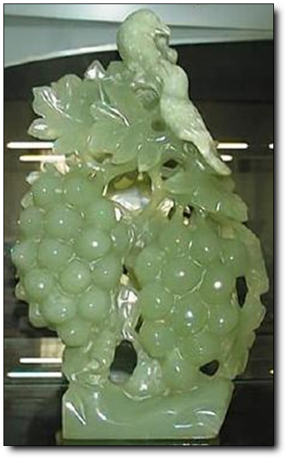  p>密玉(mixian county jade)又称"河南玉",以产于河南省新密市而得名