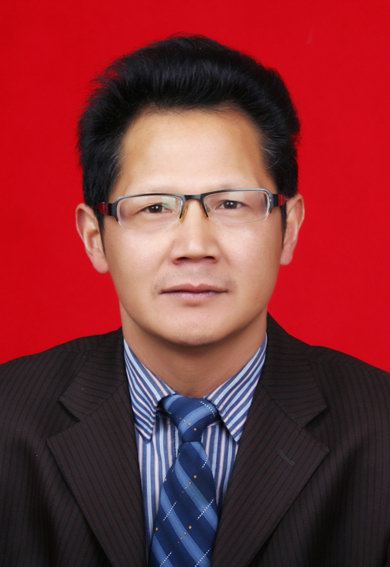 中学正高职教师,枝江市第三届市管优秀中青年专家,现任枝江二中党总支