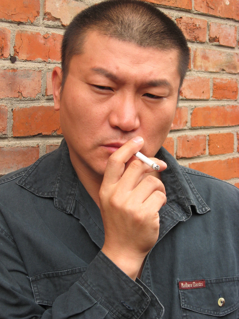  p data-id="gnx0x85r8g">邱东江,中国实力派男演员,出生于辽宁省丹东