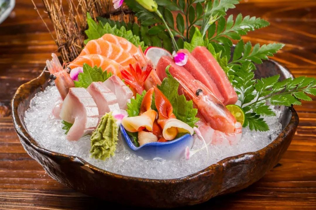 生鱼片拼盘