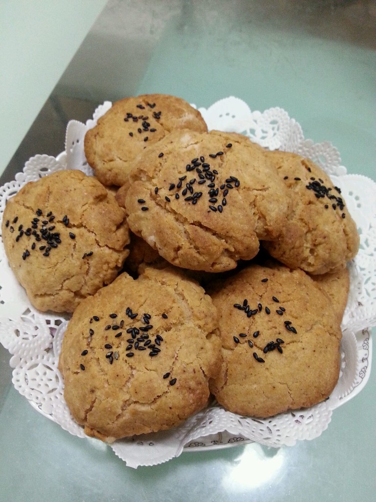  p data-id="gnb65xza2p">家常桃酥是以面粉,核桃肉为主要食材做成的