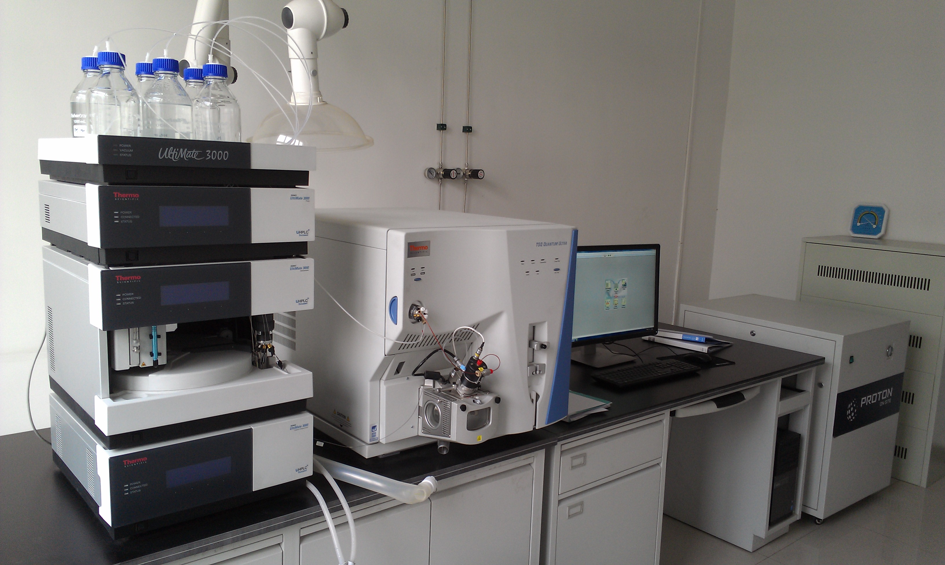 ="4564763">高效液相色谱仪 /a>分离后先后经适用的接口导入质谱仪中