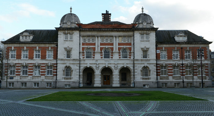  p>伦敦艺术大学(university of the arts london),简称"伦艺"(ual)