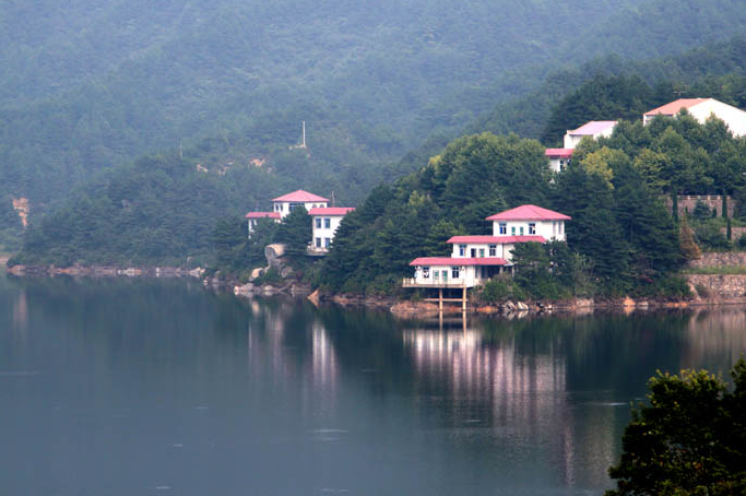 青石镇,隶属于湖北省黄冈市 a target="_blank" href="/item/蕲春县