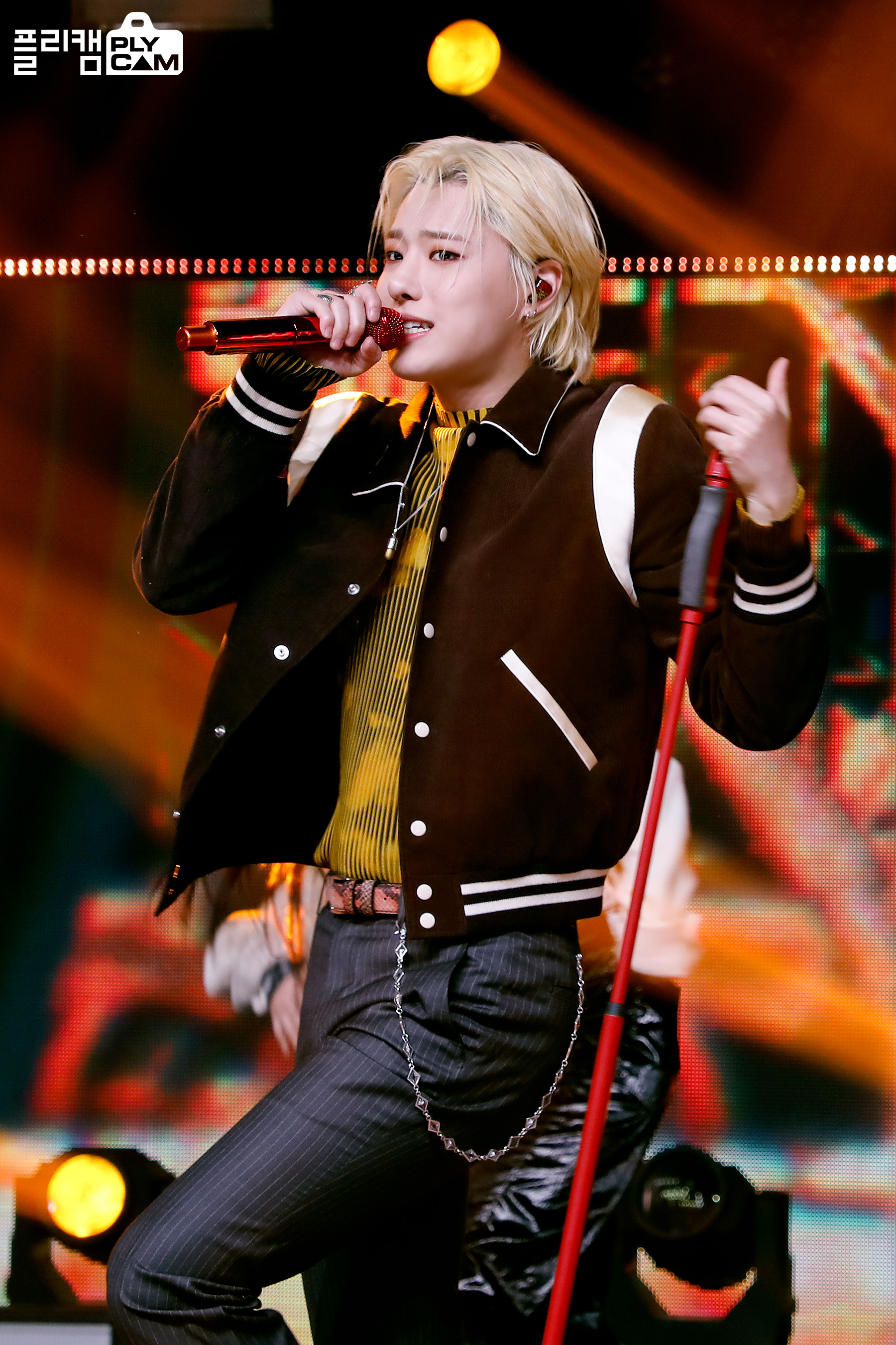 中韩男子演唱组合 a target="_blank" href="/item/uniq/15764205"