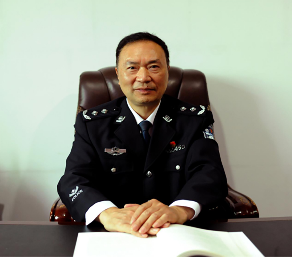  p>王晓东,男,现任 a target="_blank" href="/item/贵州警察学院