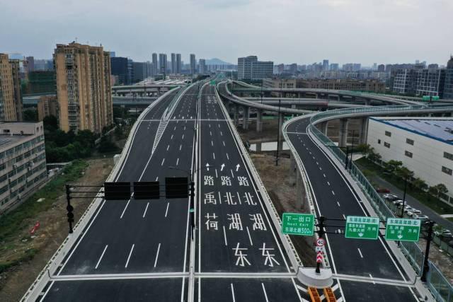  p>秋石高架路(qiushi eleveted expressway)是中国浙江省杭州市境内