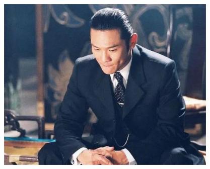 杜德伟饰演《第8号当铺》里的韩诺