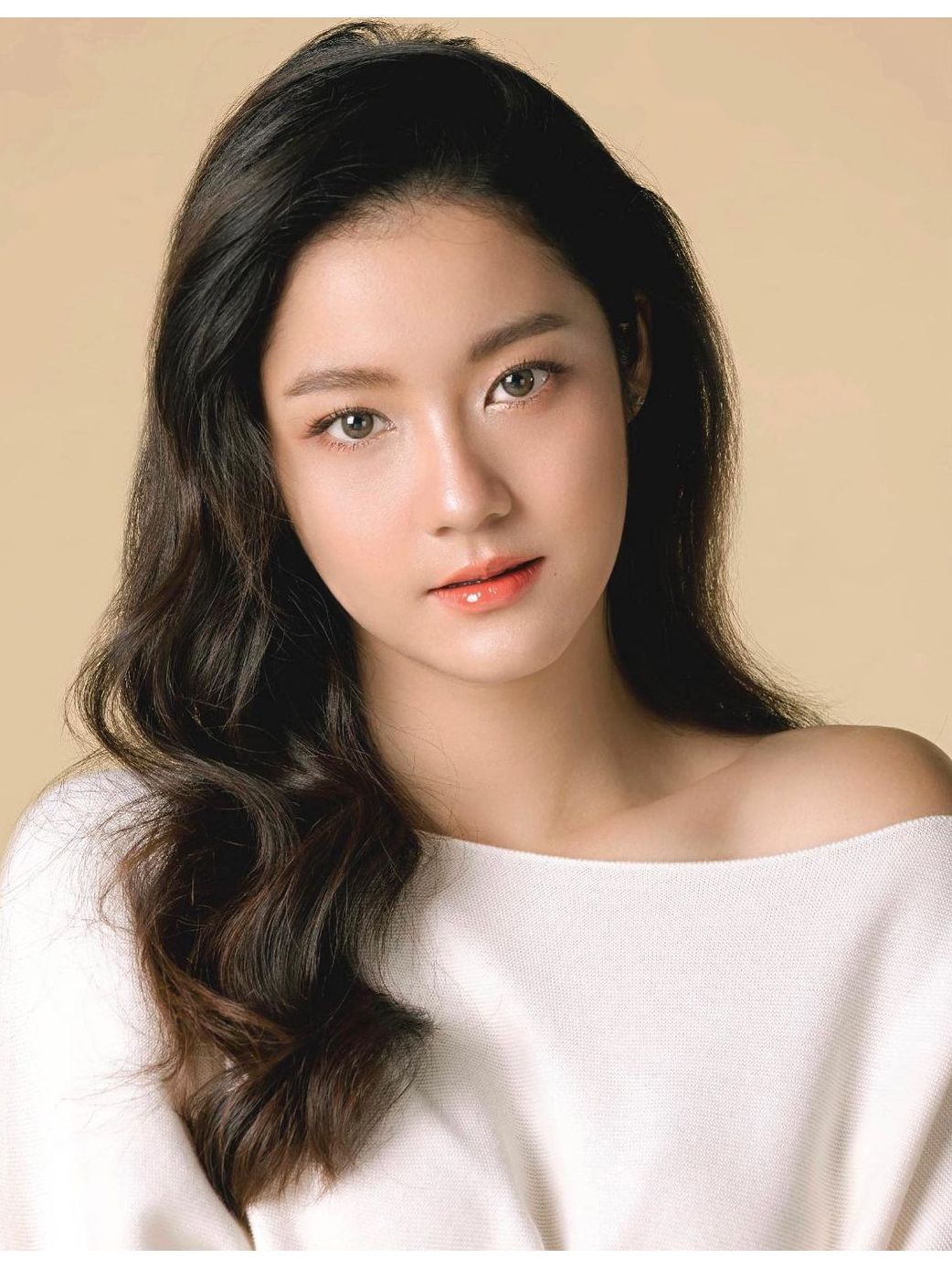 1996年7月1日出生于泰国,泰国女演员,毕业于 a target="_blank" href=