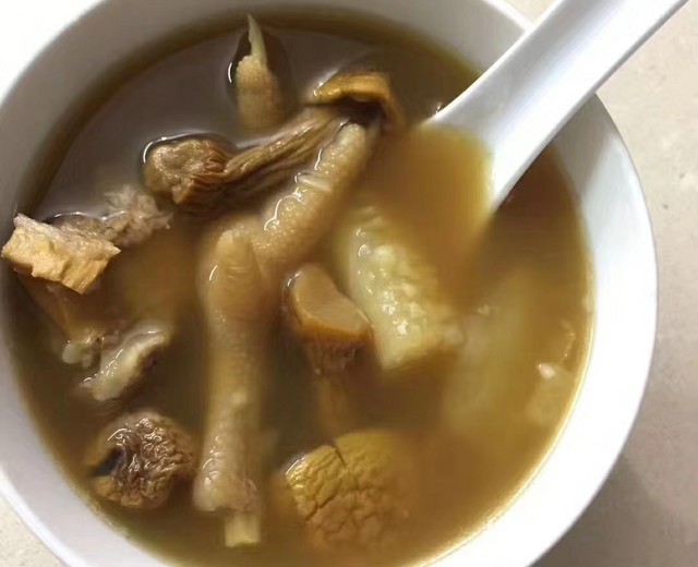 清补凉鸡脚排骨汤