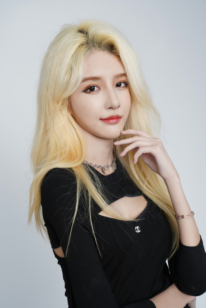  /p> p>2021年3月28日,abbily在微博上发文向