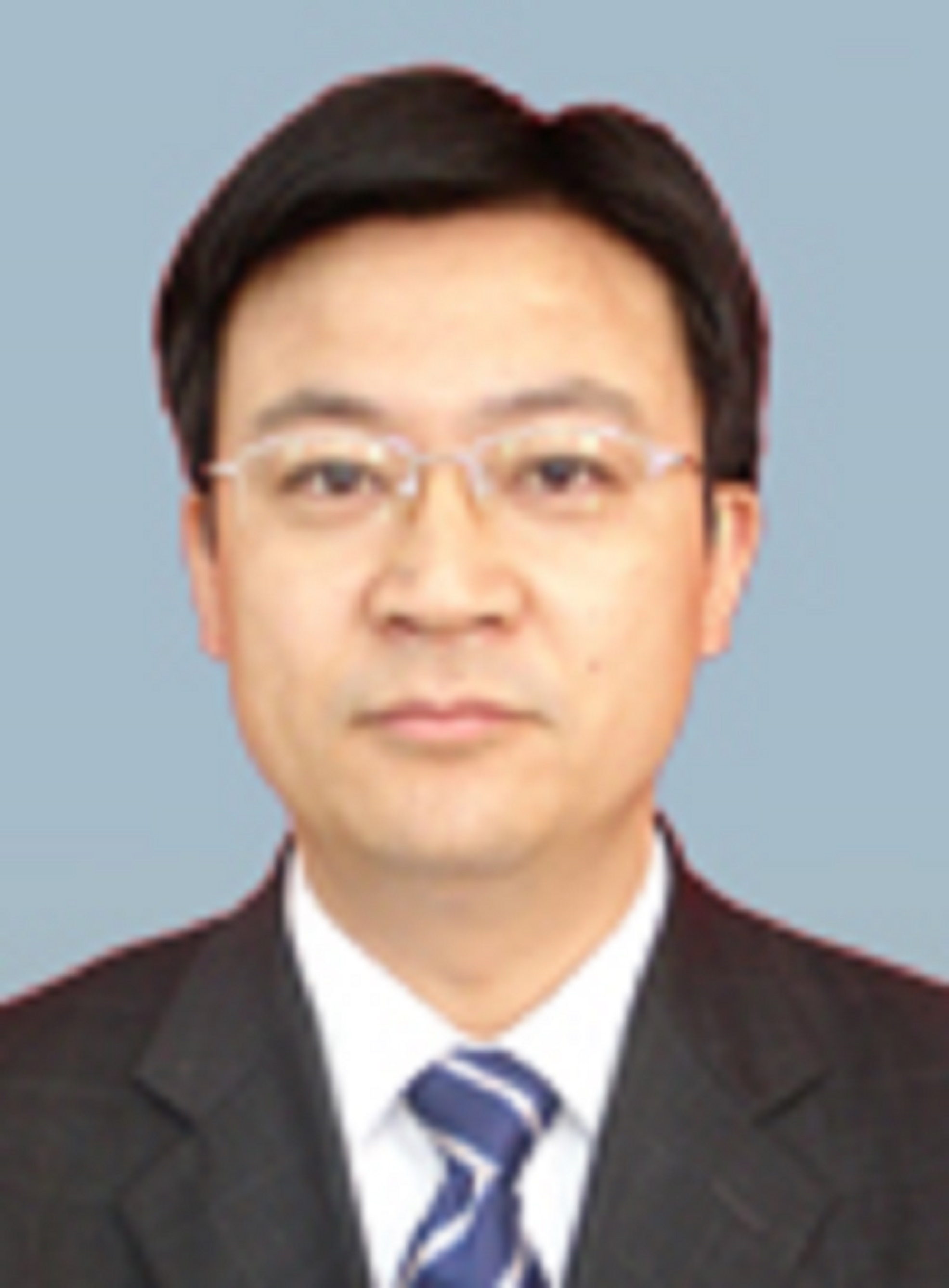 1993年6月入党,省委党校行政管理专业研究生学历,籍贯淮安市淮阴区