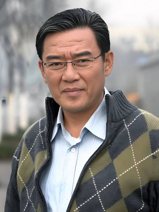 李立群