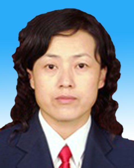 中央党校本科学历,曾任 a target="_blank" href="/item/准格尔旗">