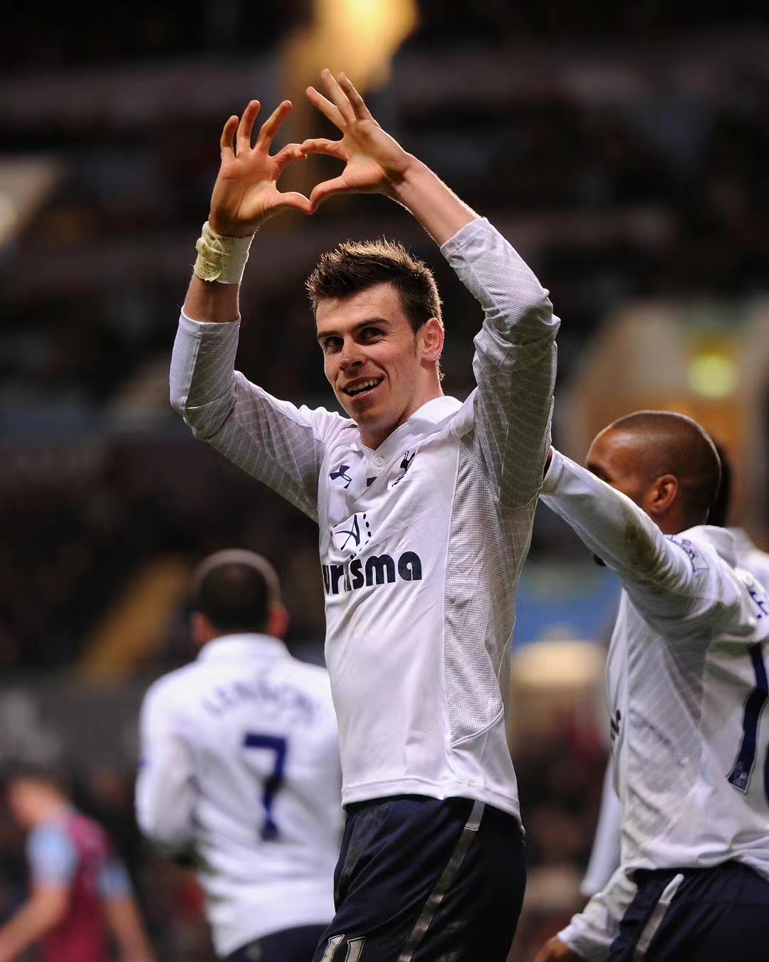  p>加雷思·贝尔 i>(gareth bale) /i>,全名加雷思·弗兰克·贝尔