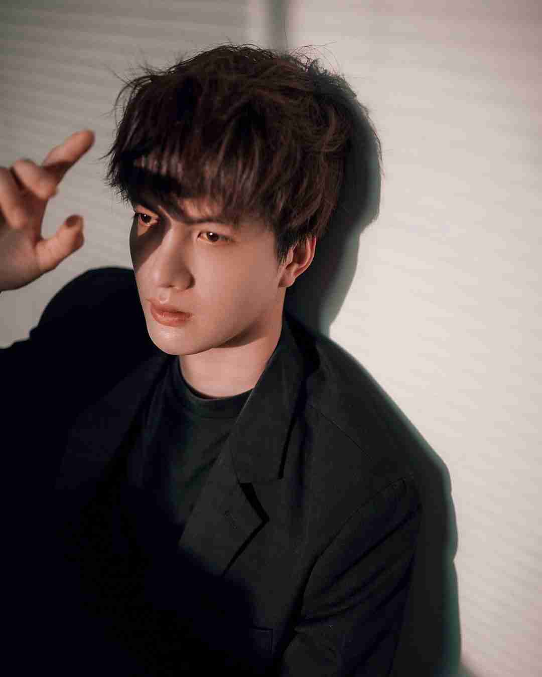 class="ref" data-ctrid="t20g1py5oo2x">塔纳育特·达功塔亚(tong)