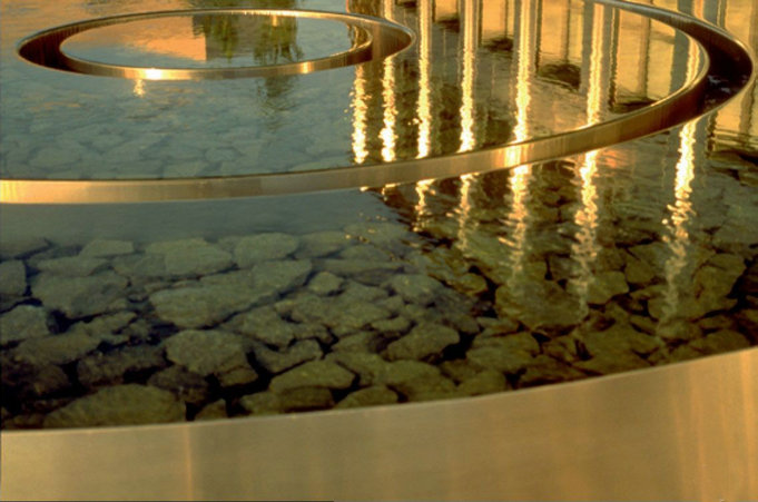  p>彼得·沃克,1932年生,当代国际知名 a target="_blank" href="