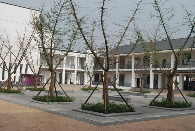  p data-id="gnbu2f0mpf">成都市石室白马中学,位于成都市彭州市天彭
