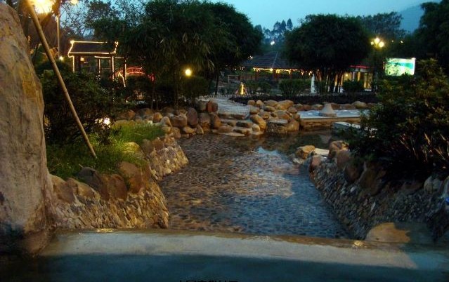  p>清新温矿泉度假区位于广东省清远市清新县三坑镇,景区5.