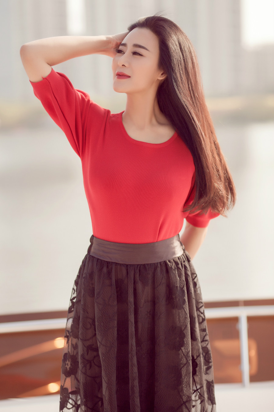  p>肖雨蒙,1982年5月26日出生于山东省临沂市平邑县,中国内地女歌手