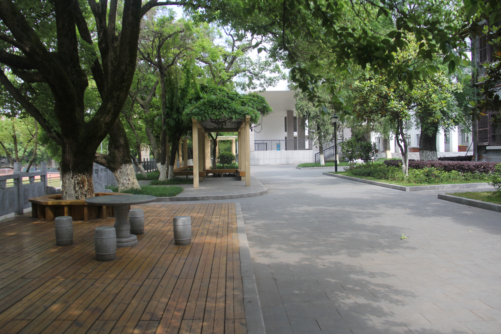 2 middle school),简称安庆二中,位于安徽省 a target="_blank" href=