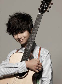  p>郑成河(1996年9月2日),原名郑晟河(2013年12月28日经纪人微博纠正)