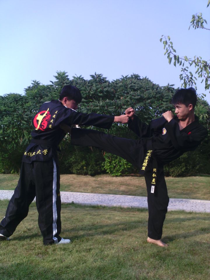  p>中国大学生截拳道联盟—英文:chinese students jeet kune do