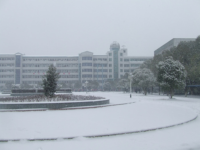 枝江市实验中学