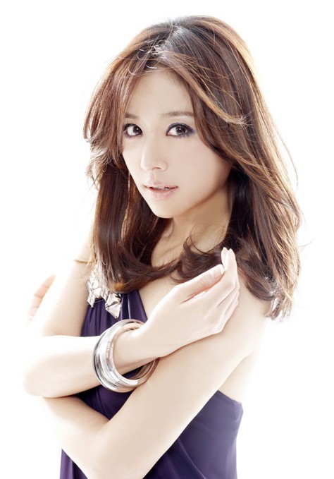  p>林心如(ruby lin),1976年1月27日出生于台湾省台北市,华语影视女