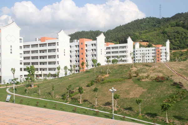 东莞市第八高级中学