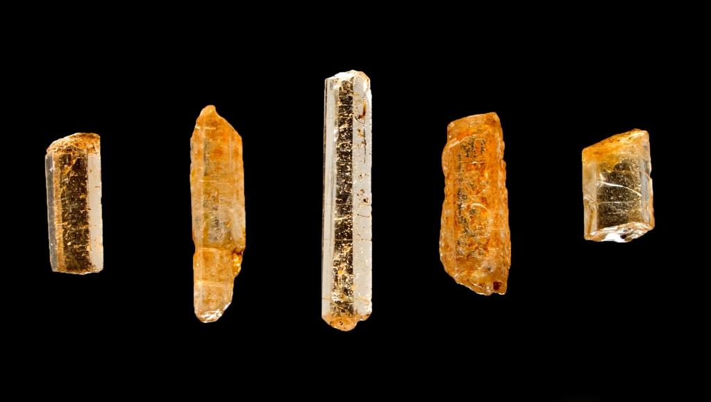  p>硼铝石 (jeremejevite)是一种铝和硼的 a href="#" data-lemmaid="